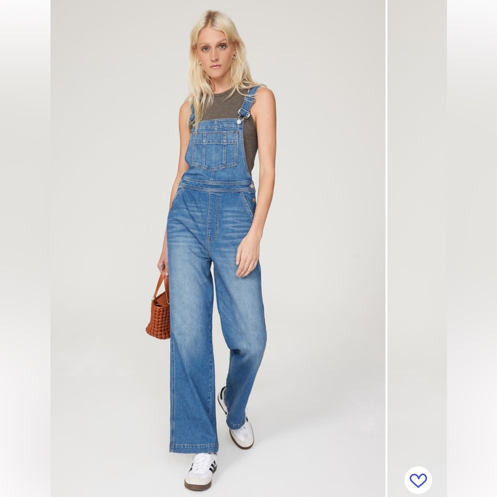 Madewell Flared Denim Overalls in Blue size 6